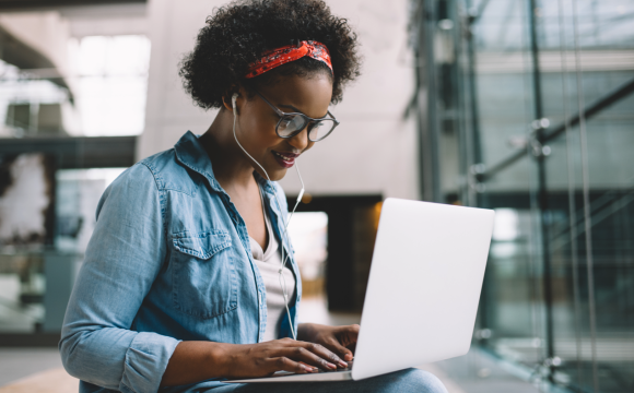 Learner_Computer_2018 Distance Learning & Online Programme Facilitation